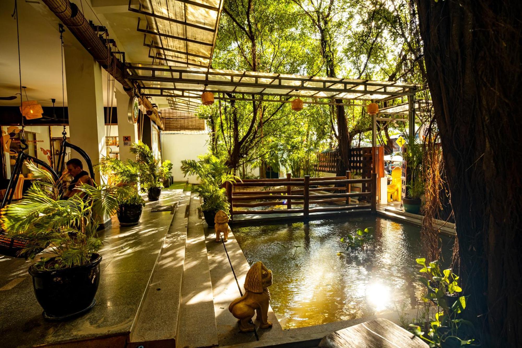 Mad Monkey Phnom Penh